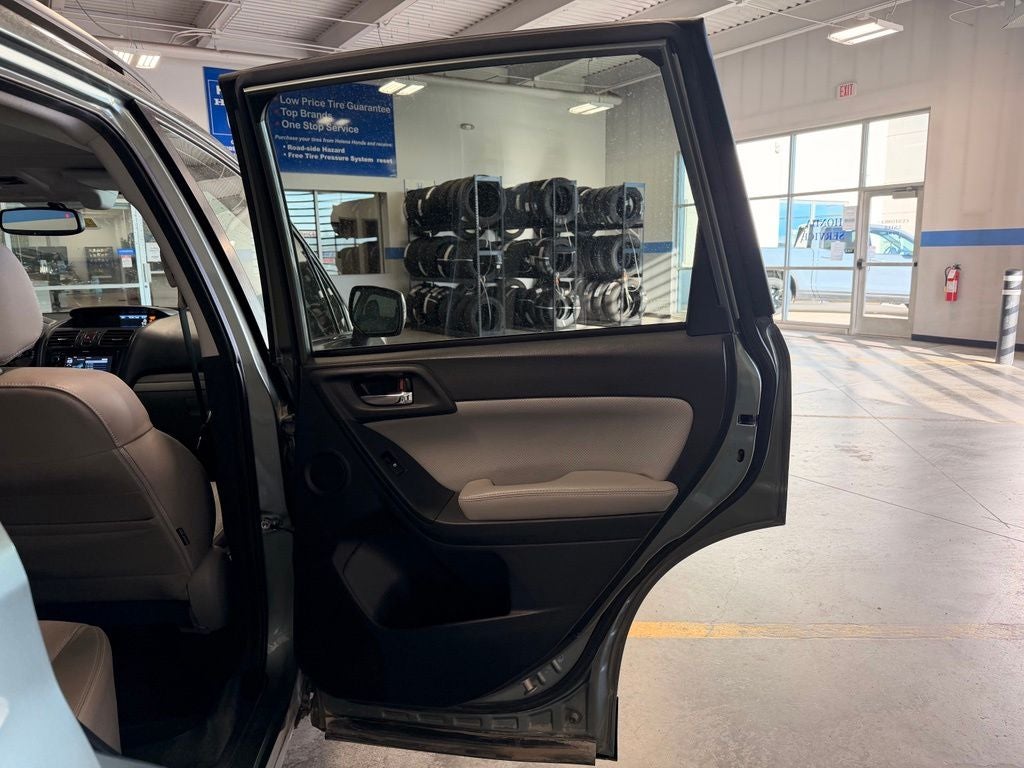 2015 Subaru Forester 2.5i Limited w/ Nav & Eyesight