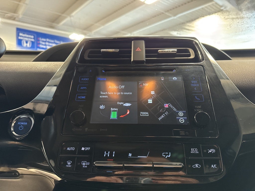 2016 Toyota Prius Three w/ Advanced Technology Pkg