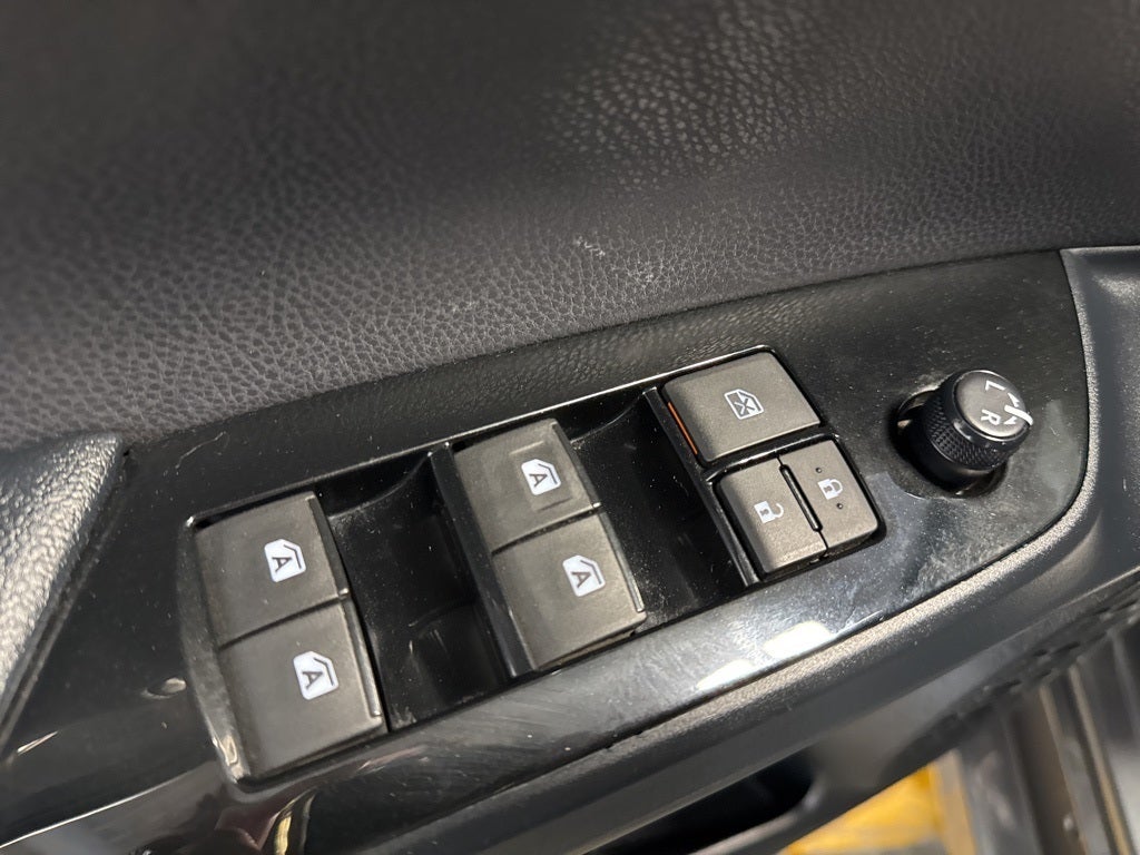 2016 Toyota Prius Three w/ Advanced Technology Pkg