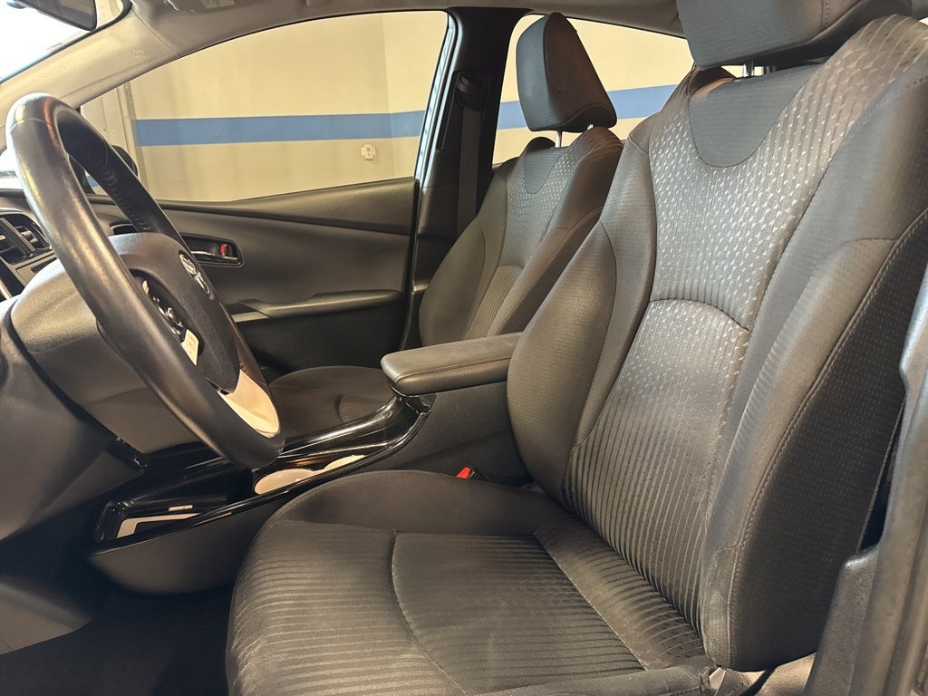 2016 Toyota Prius Three w/ Advanced Technology Pkg