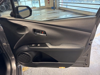 2016 Toyota Prius Three w/ Advanced Technology Pkg