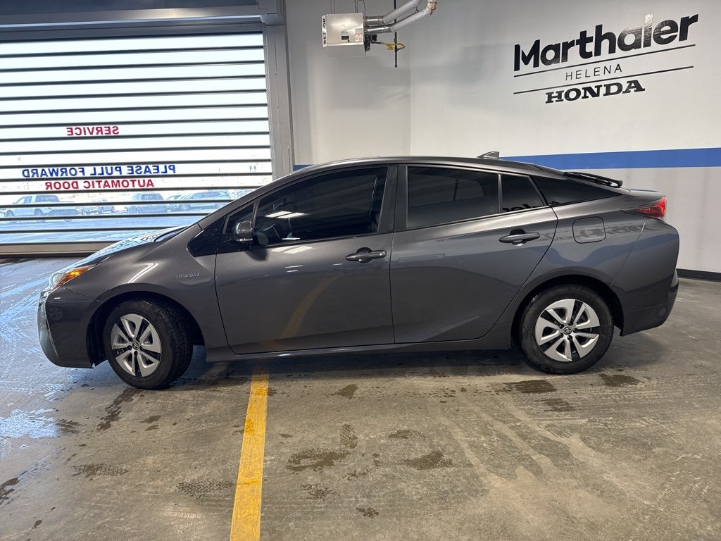 2016 Toyota Prius Three w/ Advanced Technology Pkg