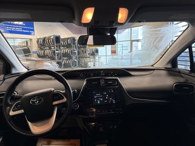 2016 Toyota Prius Three w/ Advanced Technology Pkg