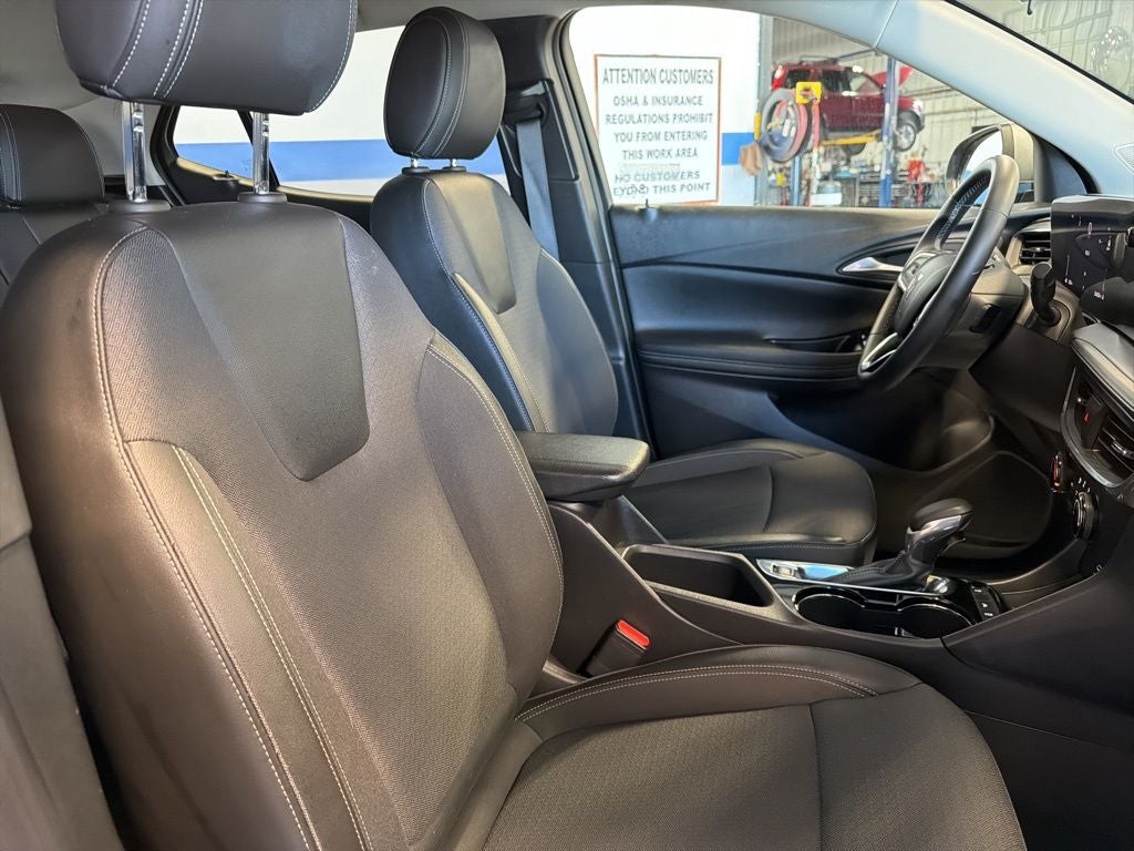 2025 Buick Encore GX Preferred 1SB w/ Nav
