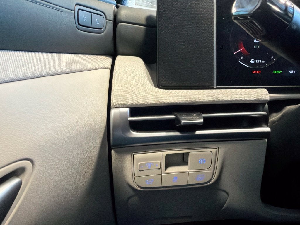 2026 Hyundai Tucson Hybrid Limited w/ Option Group 01