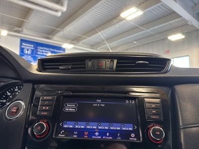 2018 Nissan Rogue SV AWD w/ Heated Seats