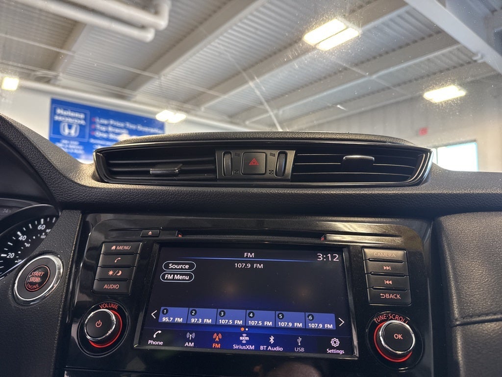 2018 Nissan Rogue SV AWD w/ Heated Seats