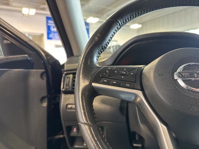 2018 Nissan Rogue SV AWD w/ Heated Seats