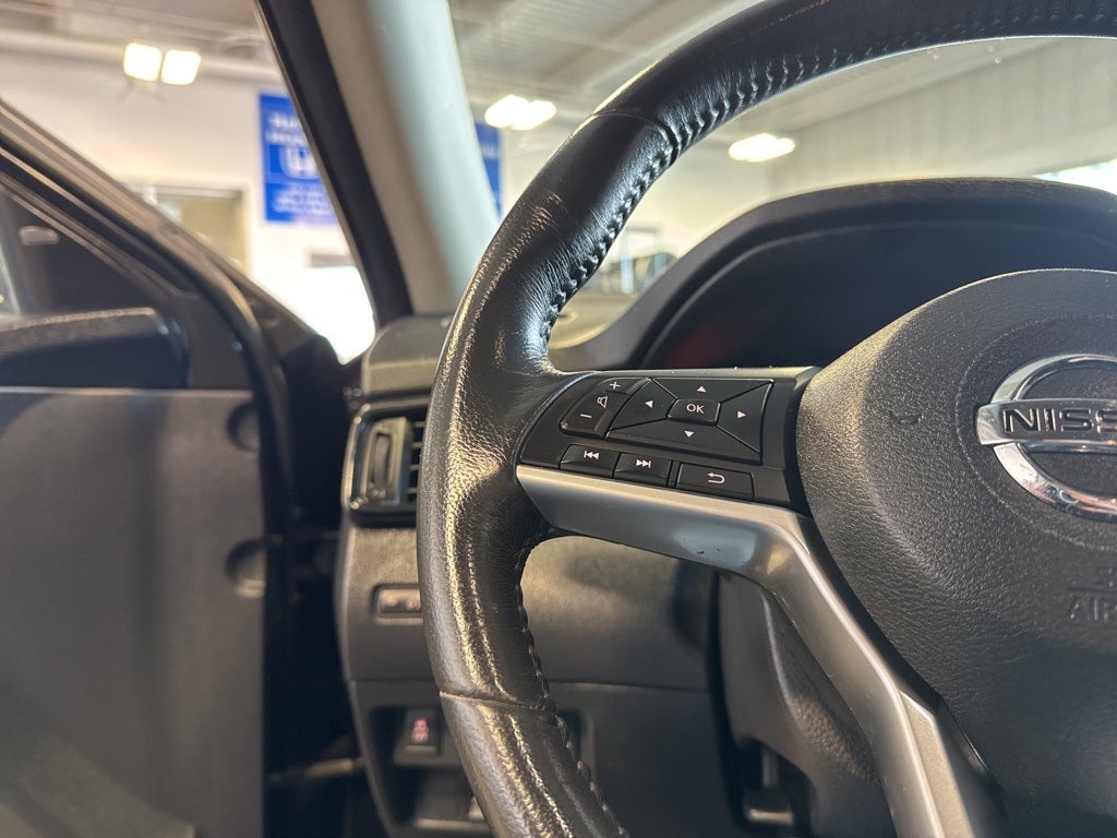 2018 Nissan Rogue SV AWD w/ Heated Seats