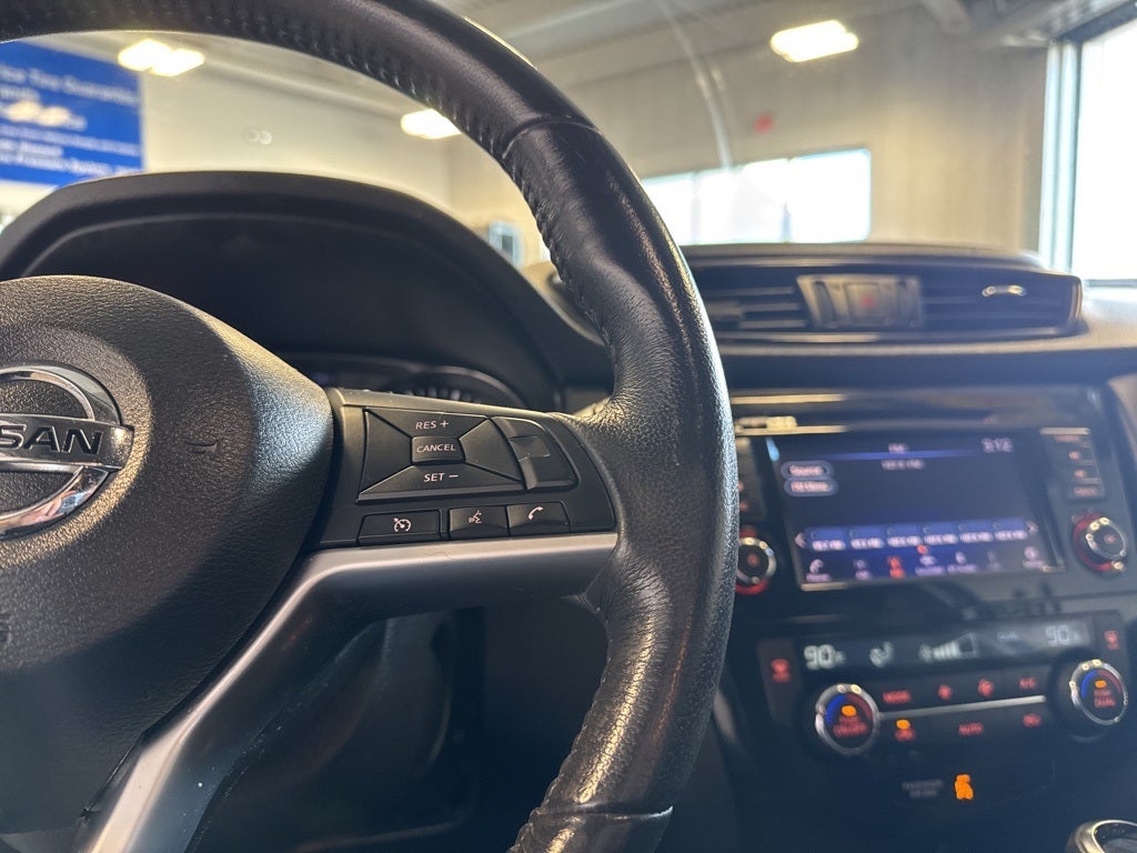 2018 Nissan Rogue SV AWD w/ Heated Seats
