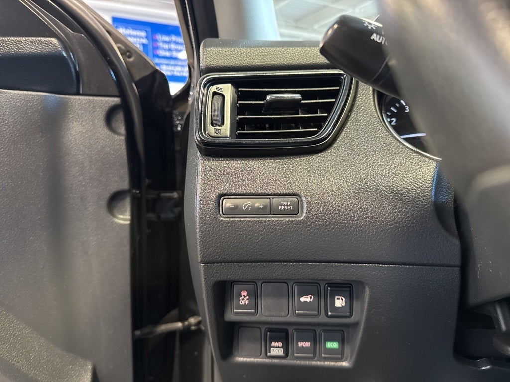 2018 Nissan Rogue SV AWD w/ Heated Seats