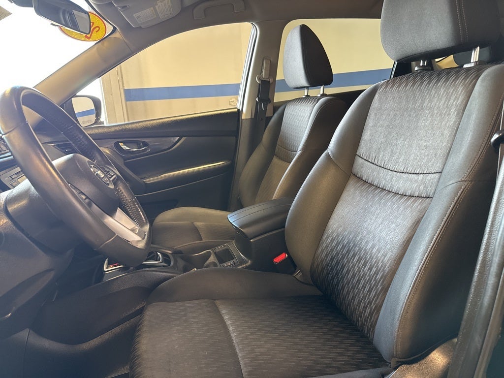 2018 Nissan Rogue SV AWD w/ Heated Seats