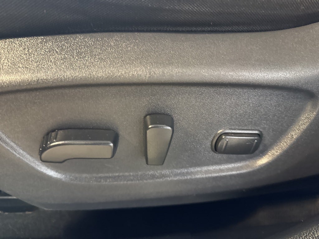 2018 Nissan Rogue SV AWD w/ Heated Seats