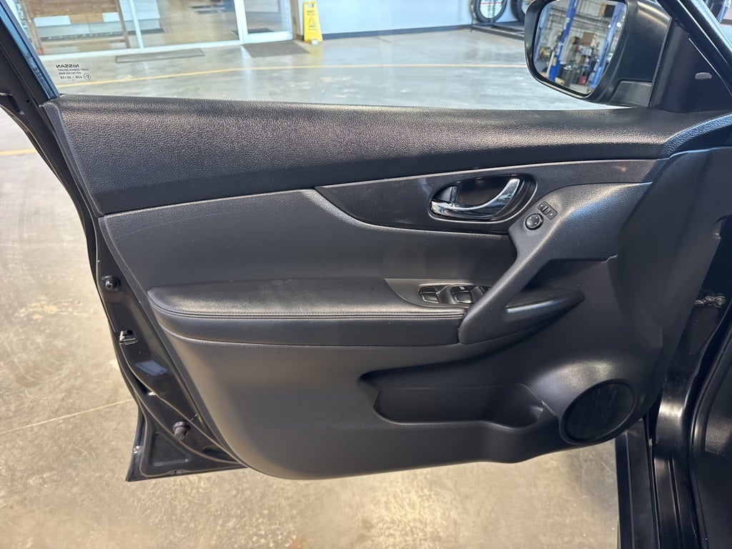 2018 Nissan Rogue SV AWD w/ Heated Seats