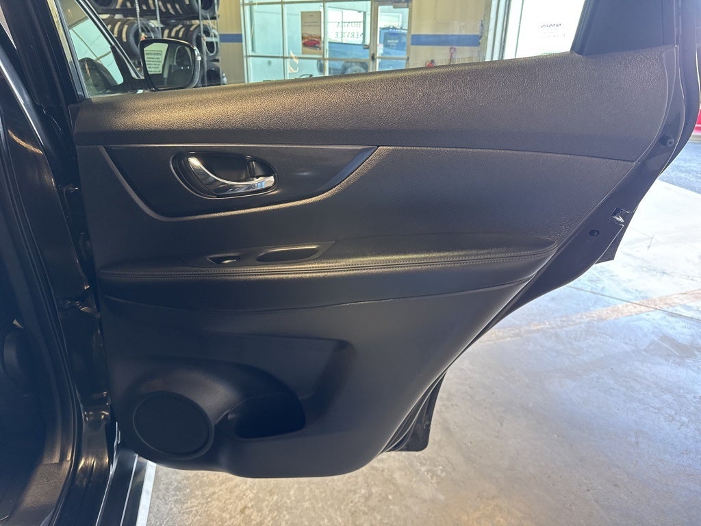 2018 Nissan Rogue SV AWD w/ Heated Seats