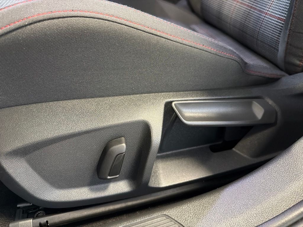 2025 Volkswagen Golf GTI 2.0T S w/ Nav & Heated Seats
